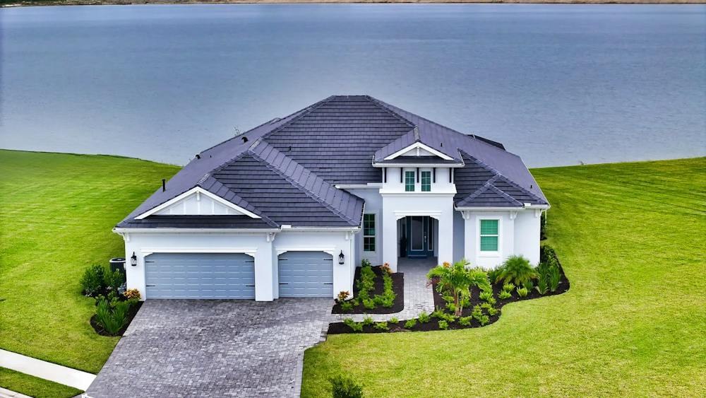 Captiva exterior example