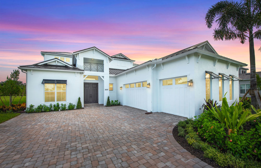 Aventura Grande exterior example